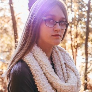 Meet your Posher, Lacy